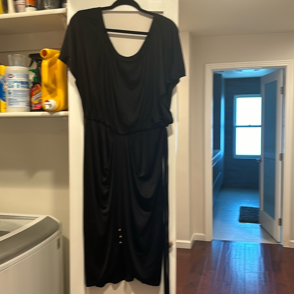 Vintage black flowy dress with bell sleeves rubber band waist and belt